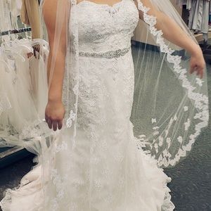 NWT Oleg Cassini Beaded 18W Mermaid Wedding Dress